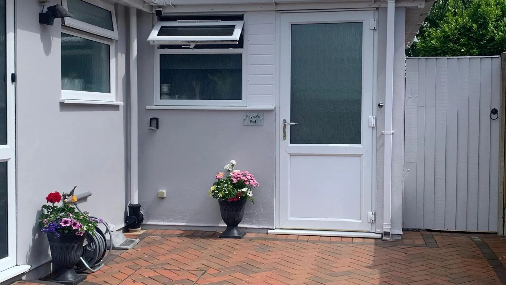 Payne'S Pad Apartment Poole Homestay